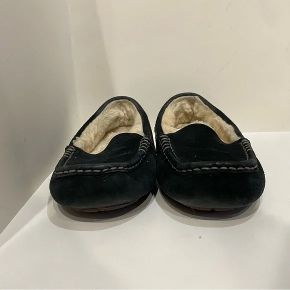 UGG Ansley Women’s 7.5 Black Suede Shearling Moccasin Slippers - Picture 2 of 10